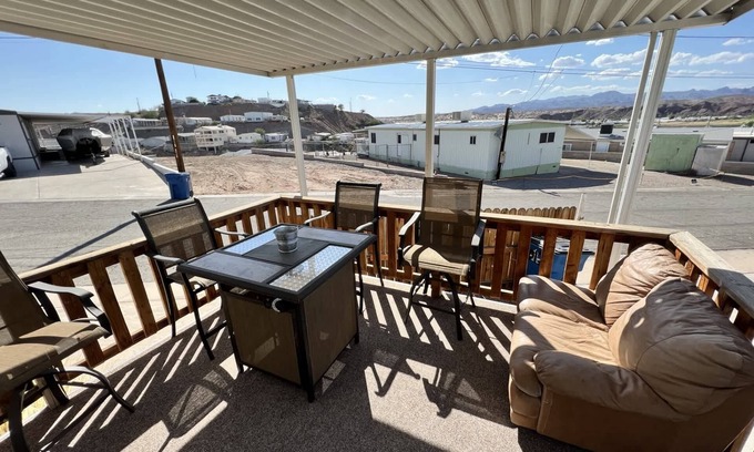 Cienega Springs House | Parker Strip House, close to the River