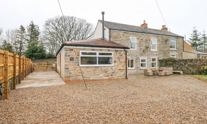 Alston Cottage | PARKERS HOUSE, pet friendly, character holiday cottage in Alston