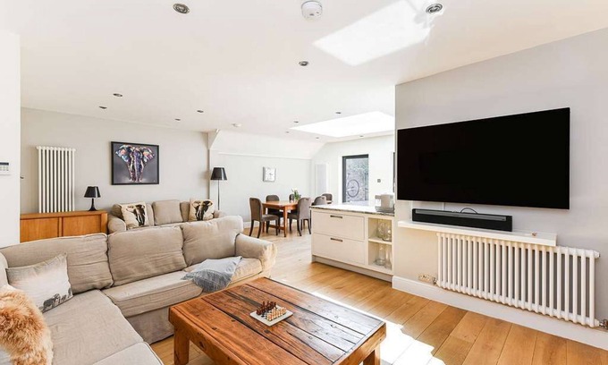 West Putney House | Parkfields | Pro-Managed