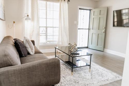 East Memphis House | Parkside & Broadview Memphis Comfort In City Ctr