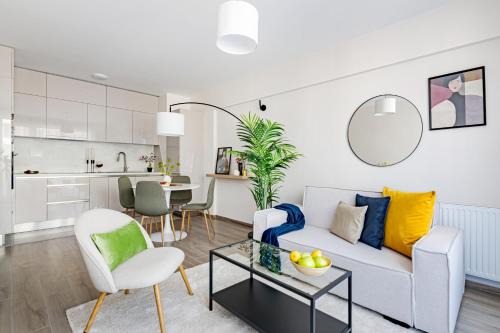 Ujlipotvaros Apartment | Parkwest Diamond Residence -Chic Apt with AC, Garage, Balcony