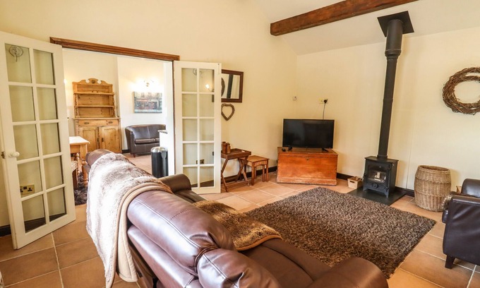 Pershore Cottage | PARLOUR BARN, romantic, luxury holiday cottage in Pershore