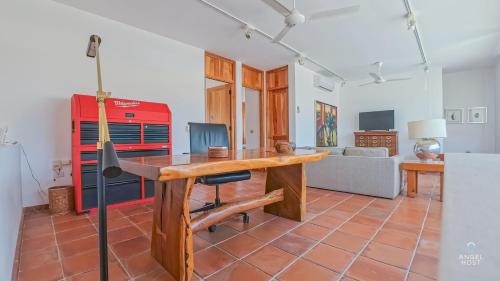 Esterito House | Partial Seaview Terrace Walk to Malecon