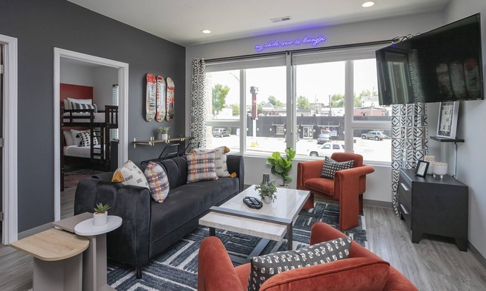 Maxwell House | 🥳🎉​ ​Party Like It’s 1999 – Best East Nashville Location! Walkable!