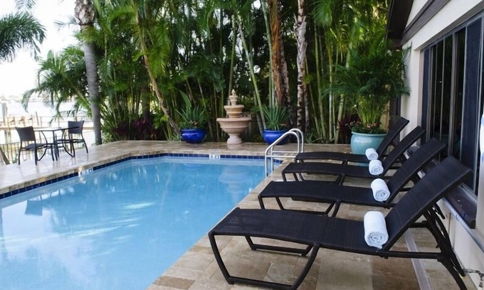 St. Pete Beach Hotel | Pasa Tiempo Private Waterfront Resort - Adults Only