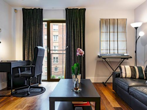 Cathedral Quarter Apartment | Pass the Keys Cathedral Quarter City Centre Walk Everywhere