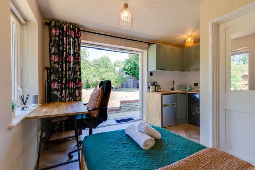 Cambridge Apartment | Pass the Keys Charming and Central Garden Studio Flat Free Parking