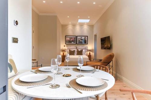 South Twickenham Apartment | Pass the Keys Chic central loft-style studio