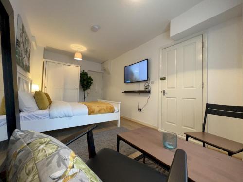 Barnehurst Apartment | Pass the Keys Cosy Studio Flat Close To Bexleyheath Centre