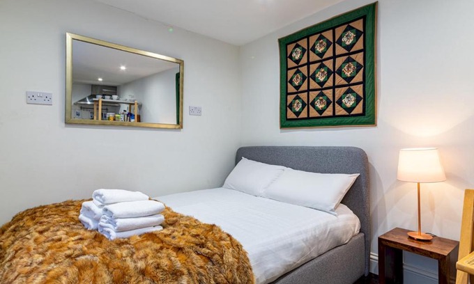 Brixton Apartment | Pass the Keys - Cozy Brixton Hideaway Cute & Convenient Stay
