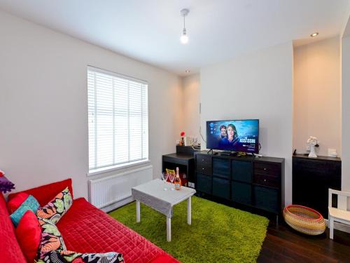 Whitchurch House | Pass the Keys Cozy family home near Cardiff Centre