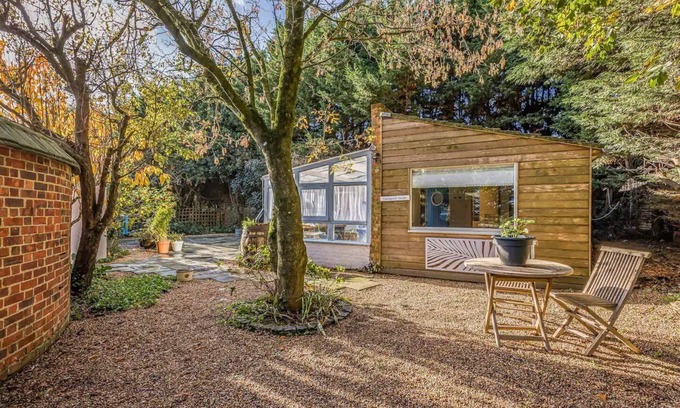 Funtington Apartment | Pass the Keys | Delightful Studio in West Ashling