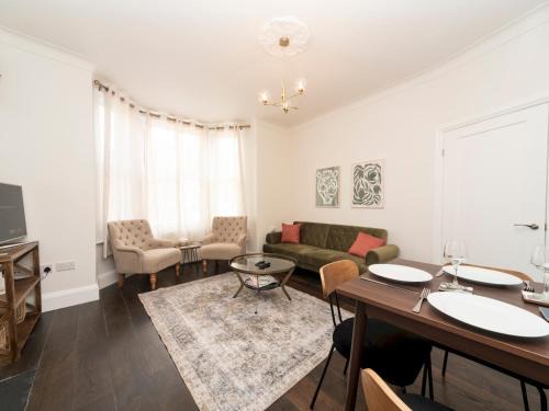Blackheath House | Pass the Keys Elegant Modern 2 Bed Flat Near Greenwich Park