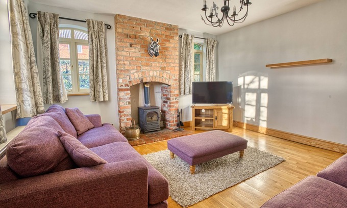 Newton On Trent House | Pass the Keys | Family home in the countryside