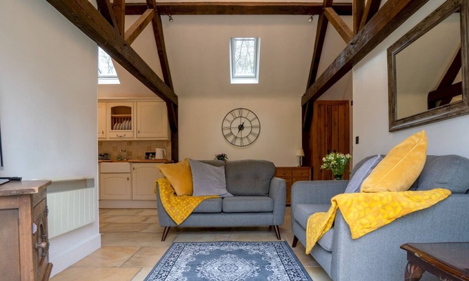Aston Magna House | Pass the Keys | Secluded 2 bedroom cottage in scenic Aston Magna
