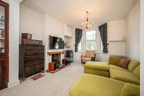 Peckham Rye House | Pass the Keys Large Period House with Garden near Peckham London