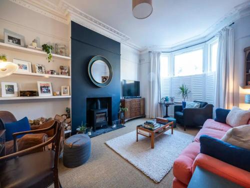 Dulwich House | Pass the Keys London Spacious Dulwich family house with Pool