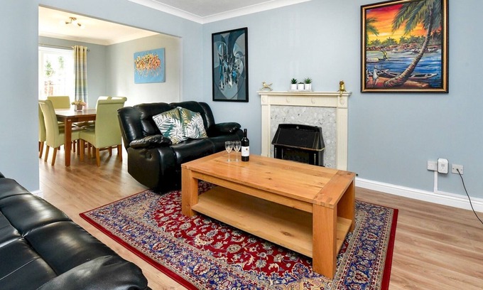 Ely House | Pass the Keys | Lovely 3 Bed House with Parking