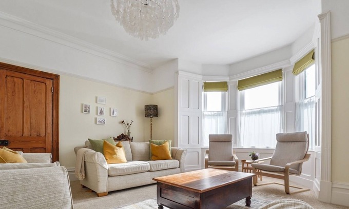 Borth House | Pass the Keys | Luxury 7 Bed Beachfront Victorian Terrace House