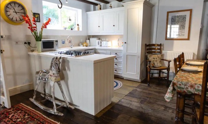 Ludwel House | Pass the Keys Magical period house in the heart of Ludlow