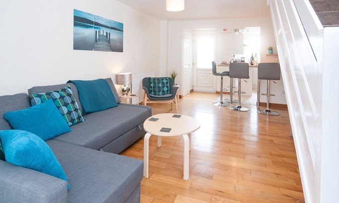 Canton House | Pass the Keys | Modern house close to Stadiums & Centre w/parking