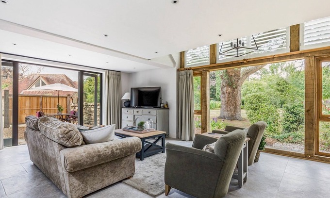 Funtington House | Pass the Keys | Peaceful And Beautiful Barn In Downland Village