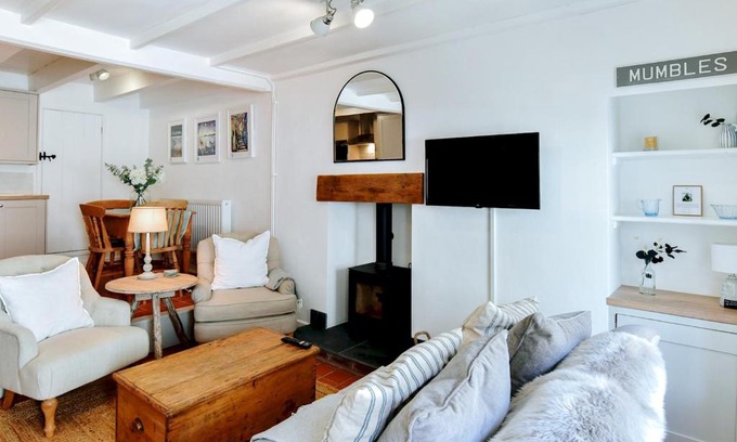 Mumbles House | Pass The Keys Rockhill Beautiful cosy cottage in Mumbles Sleeps 4