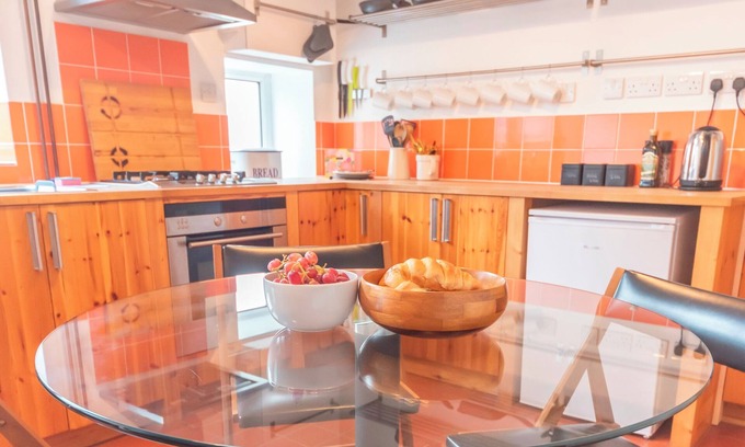 New Mills House | Pass the Keys | Spacious Garden Home in New Mills - Pet Friendly