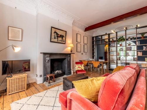 North Kensington Apartment | Pass the Keys Spacious Designer Flat in Ladbroke Grove
