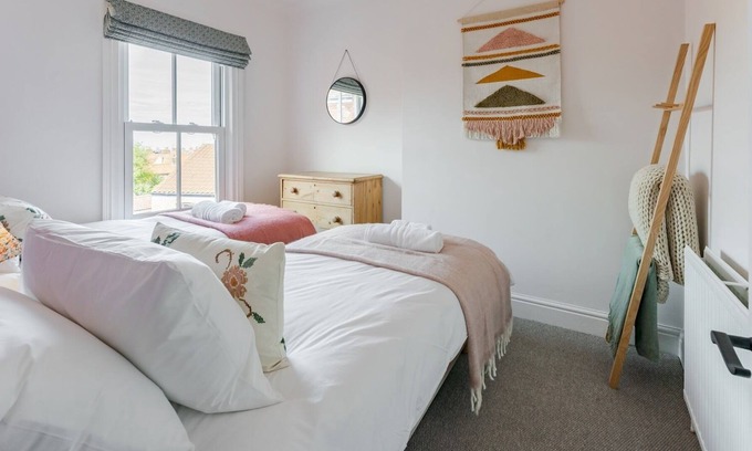 Overstrand Apartment | Pass the Keys | Stylish Flat
