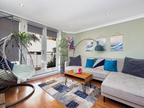 De Beauvoir Apartment | Pass the Keys Stylish Apartment by London Fields with a Balcony