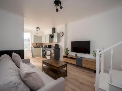 Waddon Apartment | Pass the Keys Stylish Croydon apartment - Central London links