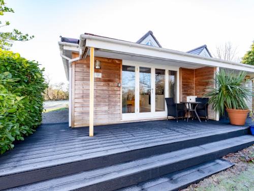 Easton Apartment | Pass the Keys Stylish Garden cottage in Wells, Somerset