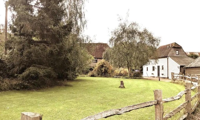 Abbess Roding House | Pass the Keys The Granary the perfect Country Cottage all year
