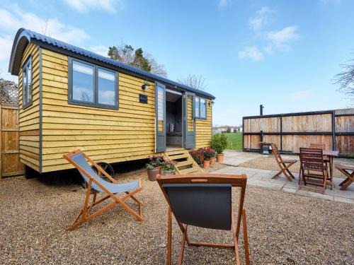 Ewelme House | Pass the Keys Whitstable Shepherds Hut minutes from the Harbour