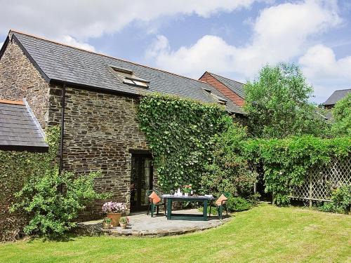 Stowford House | Passion Flower Cottage - E1468