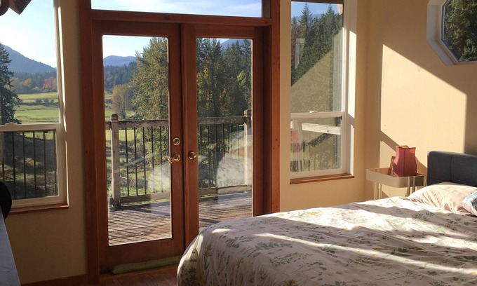 Duncan House | Pastoral Paradise - Modern light filled Farmhouse on Organic Farm