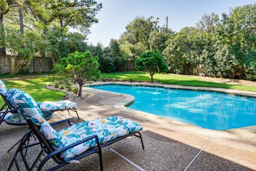 Bedford House | Patio and Yard Family Home 12 Mi to ATandT Stadium!