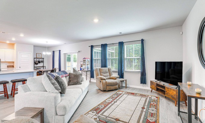 Moncks Corner House | Patio & Backyard: Spacious Home in Moncks Corner