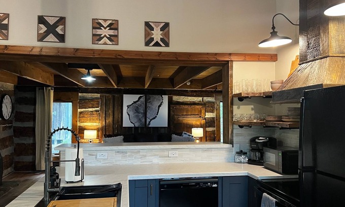 Paoli Cabin | Patoka River Hideaway