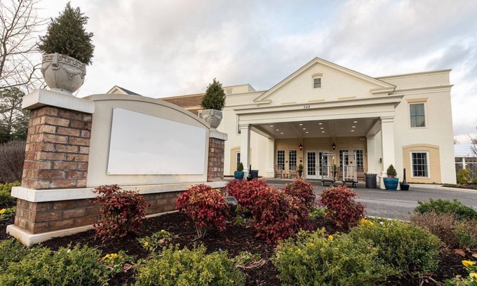 Williamsburg Resort | Patrick Henry Square 2 Bedroom 2 Bath* square ft. - 715; sleeps 6