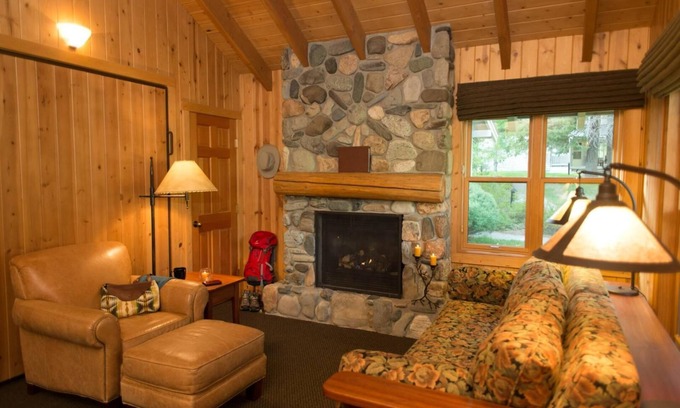 Winthrop House | Patterson Lake Cabin Loft Suite - 2 Queen/1 Twin