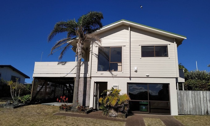 Pauanui House | Pauanui house with great outdoor living and views.