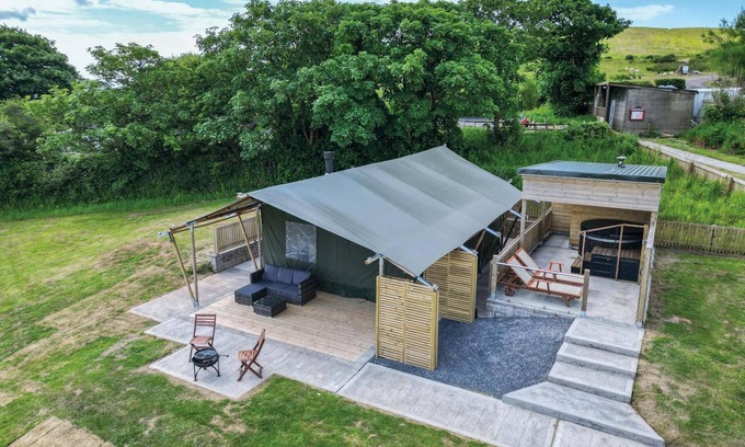 Llangennith RV Rental | Paviland - Safari Glamping Tent - Llangennith