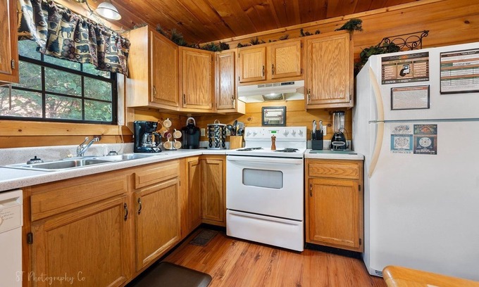 Sevierville Cabin | Paw Prints