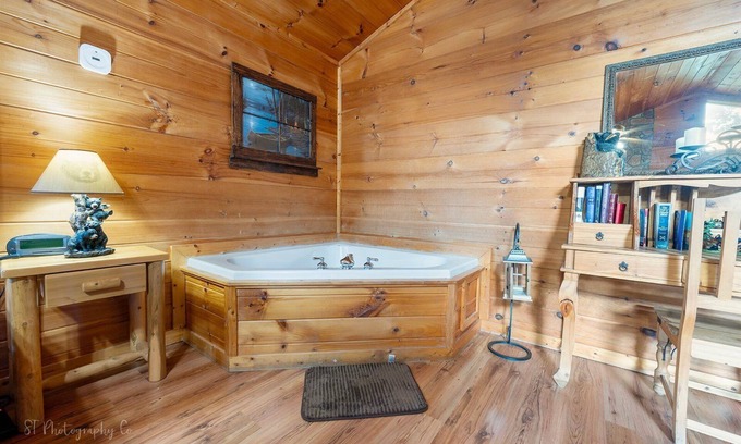 Sevierville Cabin | Paw Prints