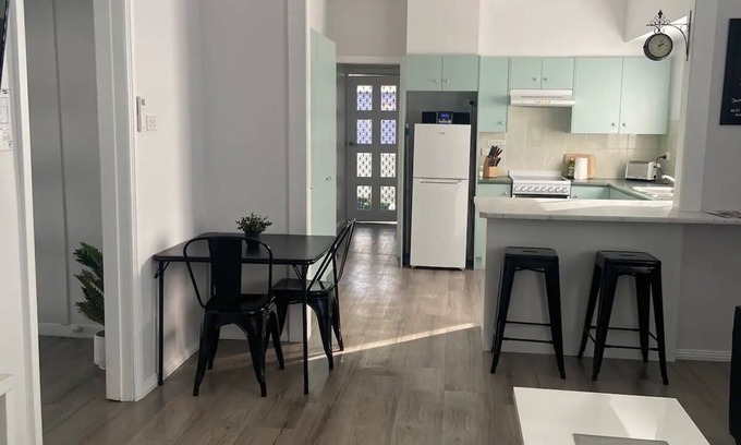 Weston House | PAWS Affordable Accommodation
