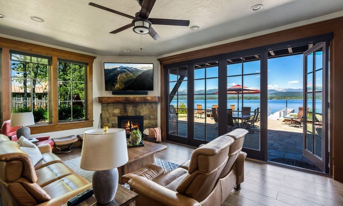 McCall House | Payette Lakefront Home w/PVT Dock Near Shore Lodge