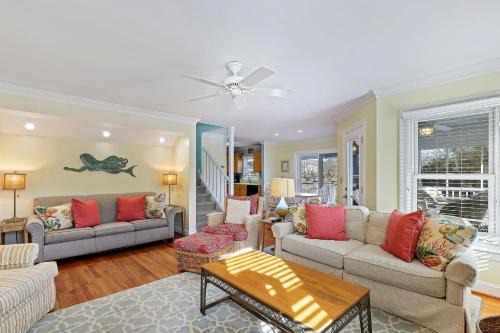 Pelican Bay House | PB17: 17 Pelican Bay