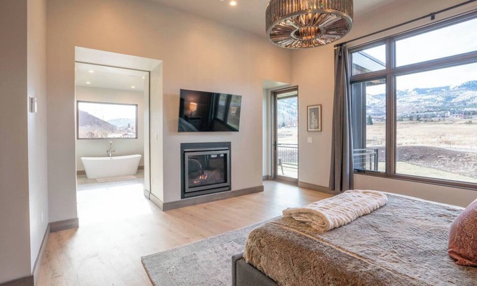 South Snyderville Basin House | PC Home w/Sweeping Mtn Views Great Location